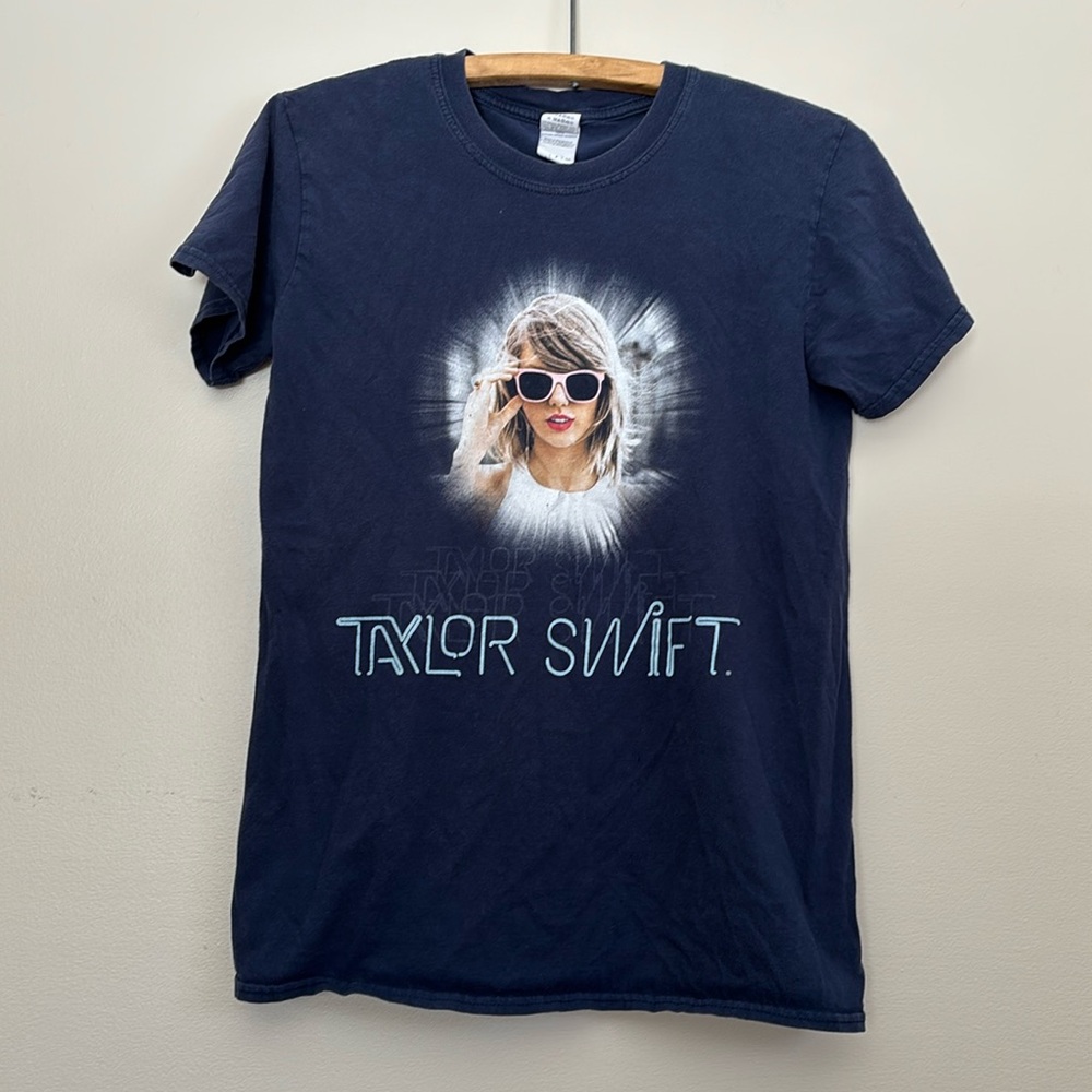 Taylor Swift 2015 The 1989 World Tour tee